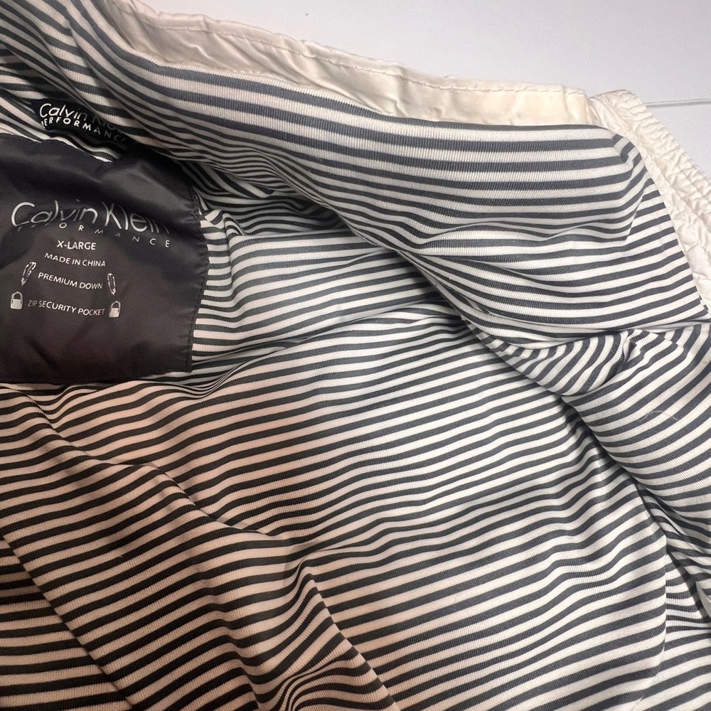 Calvin Klein White Puffer Vest Zipper Front Black and White Stripped Trim - Picture 10 of 11